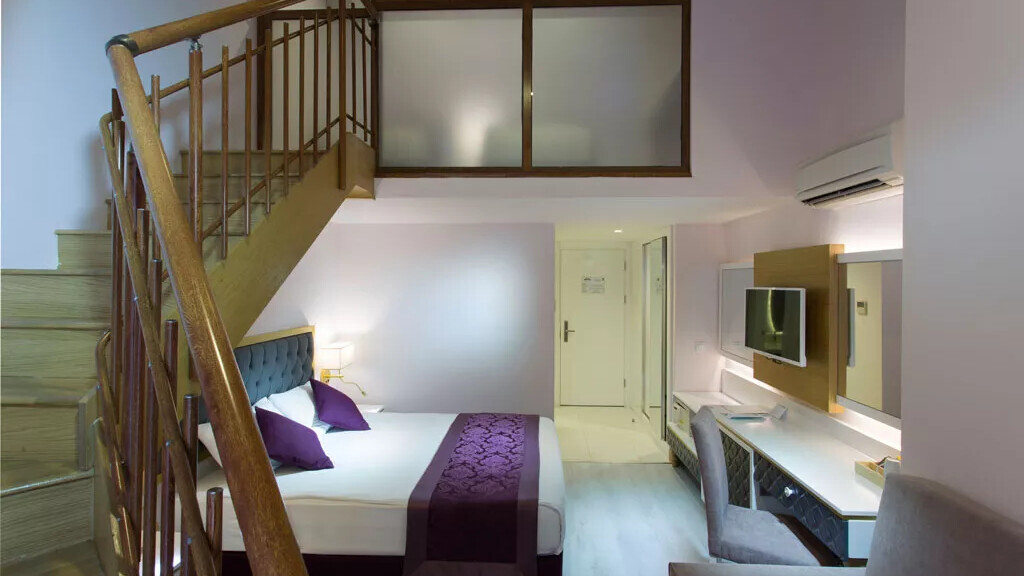 Water Side Resort & Spa 